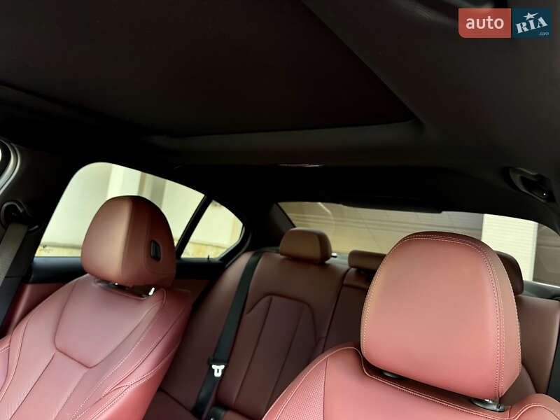 Седан BMW 3 Series 2023 в Львові