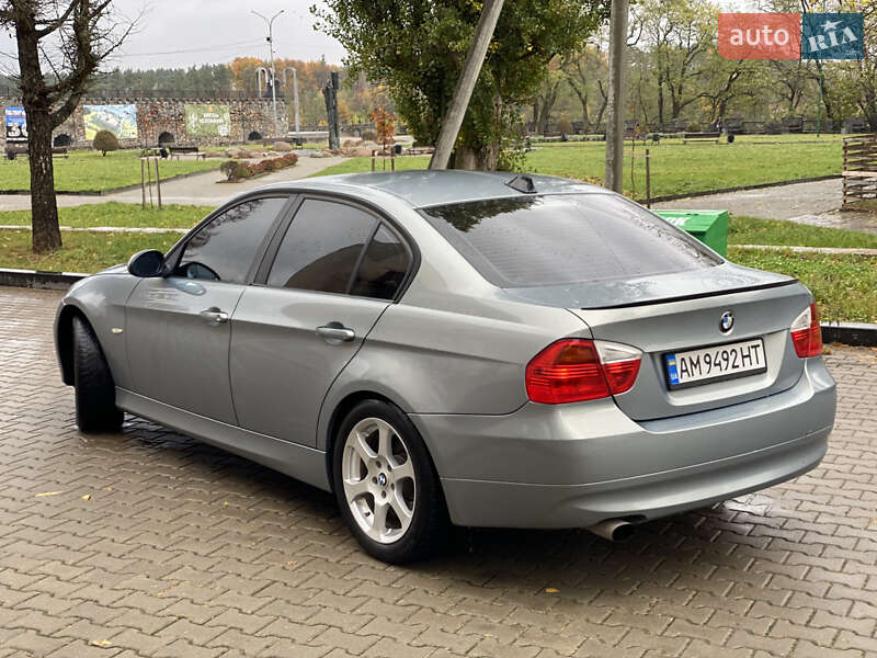 Седан BMW 3 Series 2005 в Звягеле