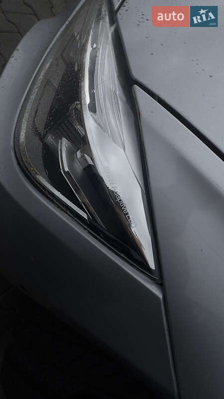 Седан BMW 3 Series 2016 в Броварах