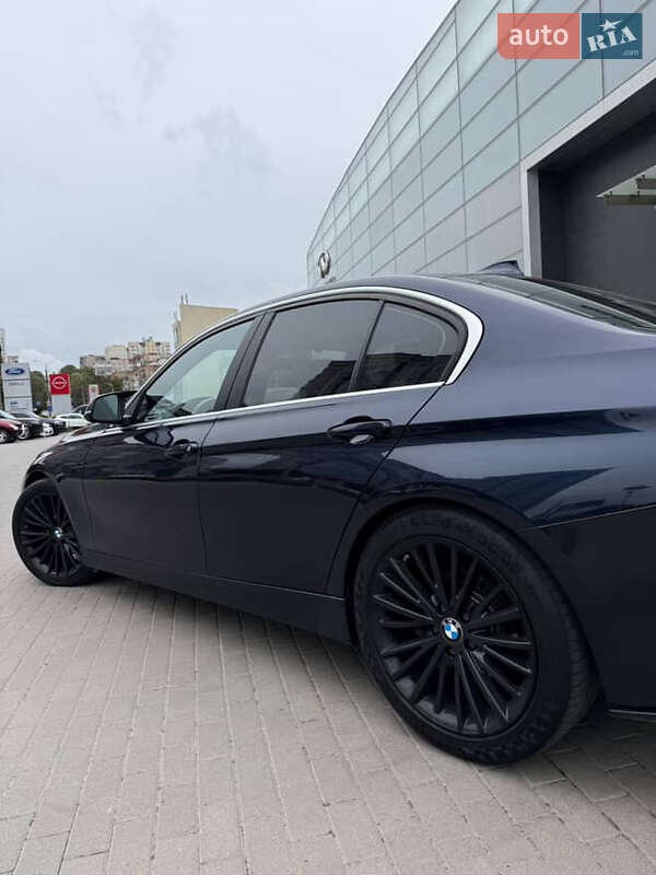 Седан BMW 3 Series 2015 в Хмельницькому