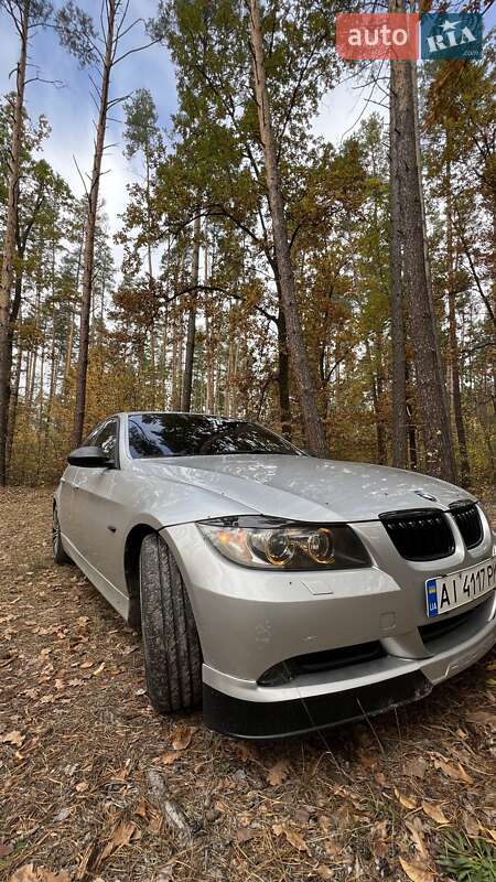 Седан BMW 3 Series 2005 в Вышгороде