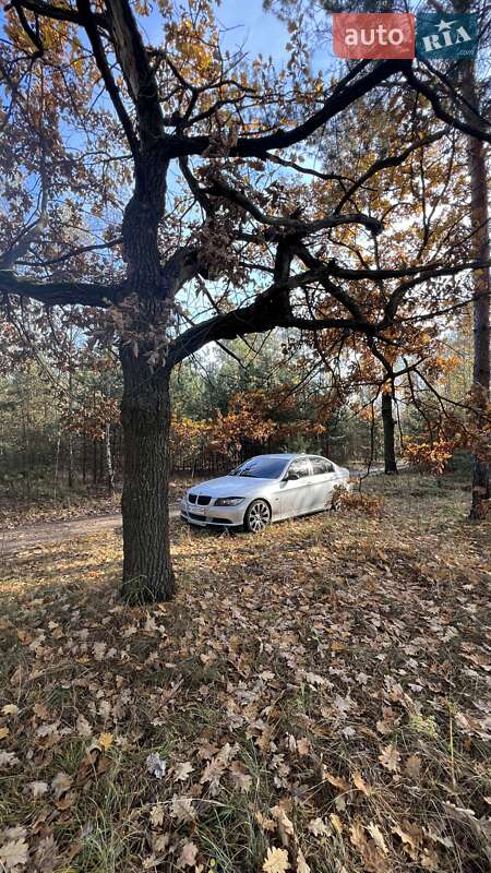 Седан BMW 3 Series 2005 в Вышгороде