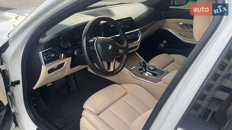 Седан BMW 3 Series 2019 в Черноморске
