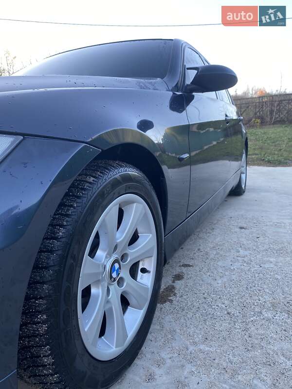 Седан BMW 3 Series 2005 в Песчанке