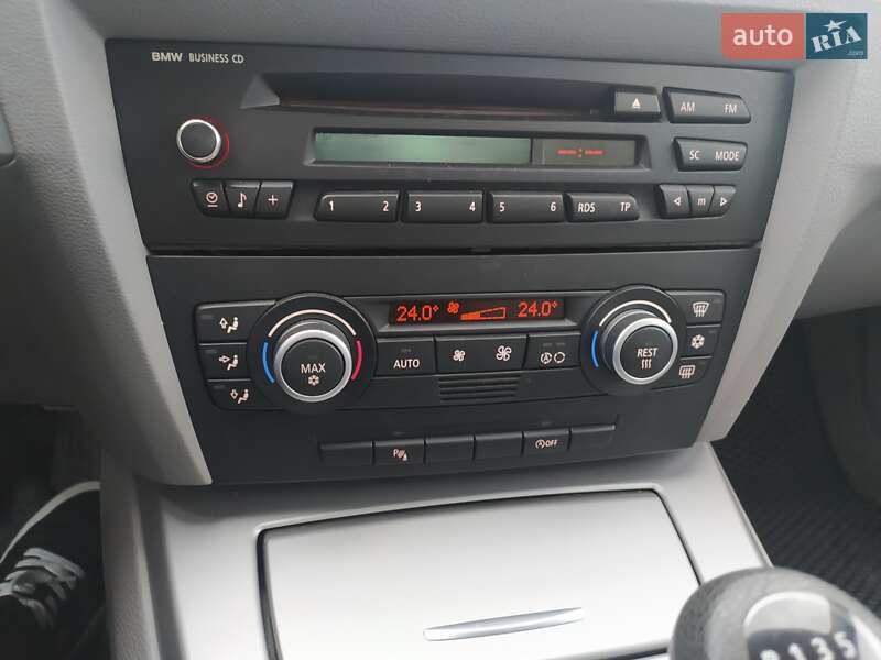 Седан BMW 3 Series 2008 в Луцке