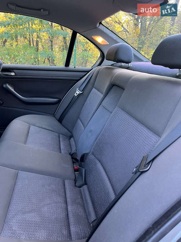 Седан BMW 3 Series 2002 в Киеве