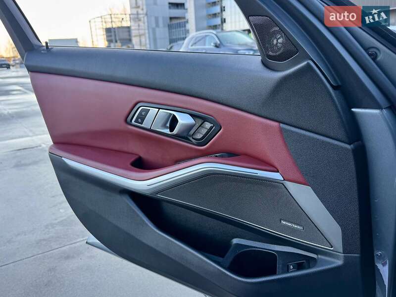 Седан BMW 3 Series 2022 в Киеве