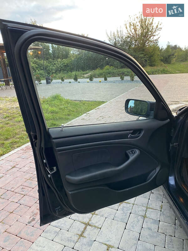 Седан BMW 3 Series 2004 в Ровно