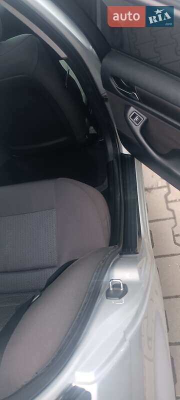 Седан BMW 3 Series 2004 в Киеве