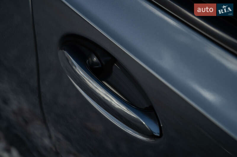 Седан BMW 3 Series 2019 в Черновцах