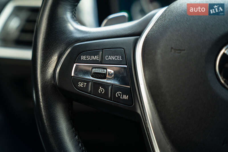 Седан BMW 3 Series 2019 в Черновцах