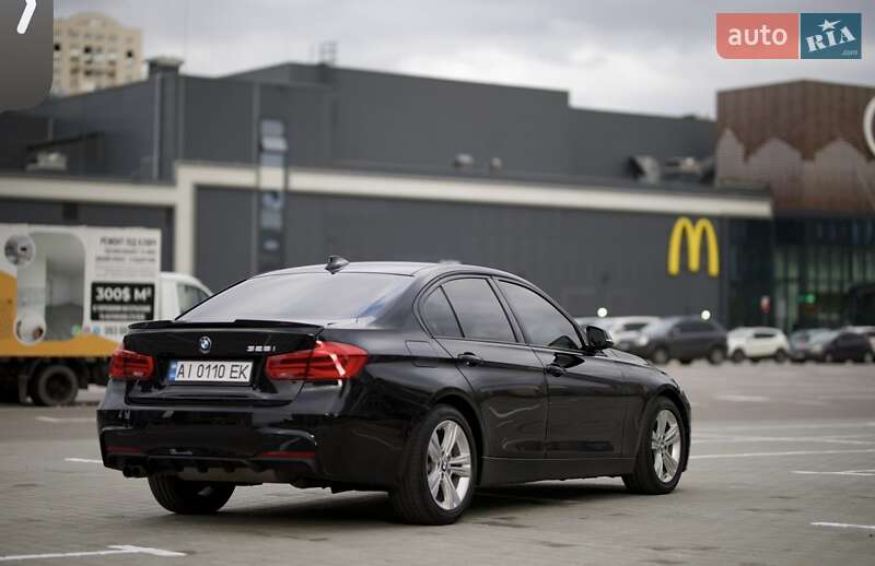 Седан BMW 3 Series 2016 в Киеве
