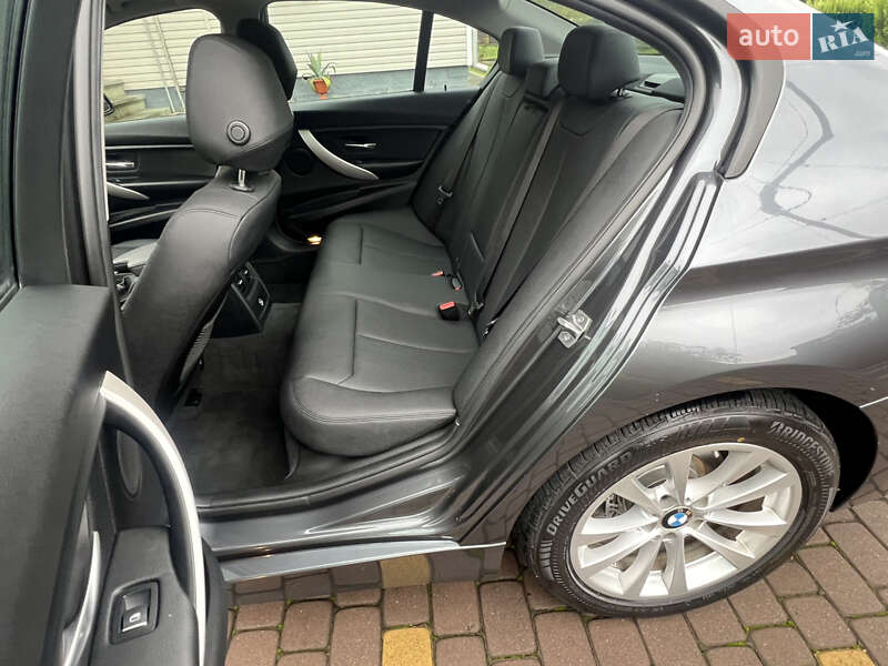 Седан BMW 3 Series 2017 в Косове