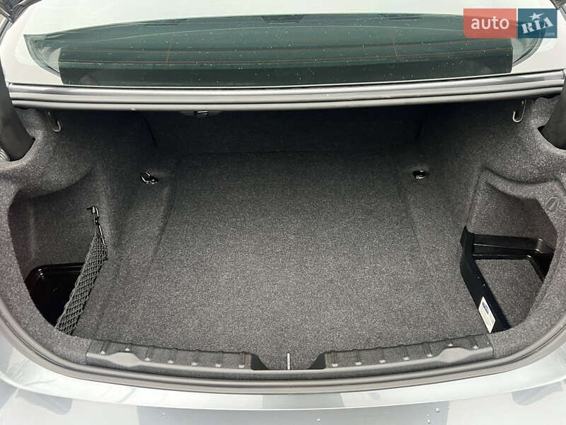 Седан BMW 3 Series 2017 в Косове