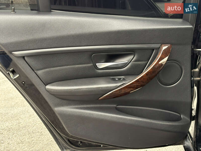 Седан BMW 3 Series 2013 в Запорожье