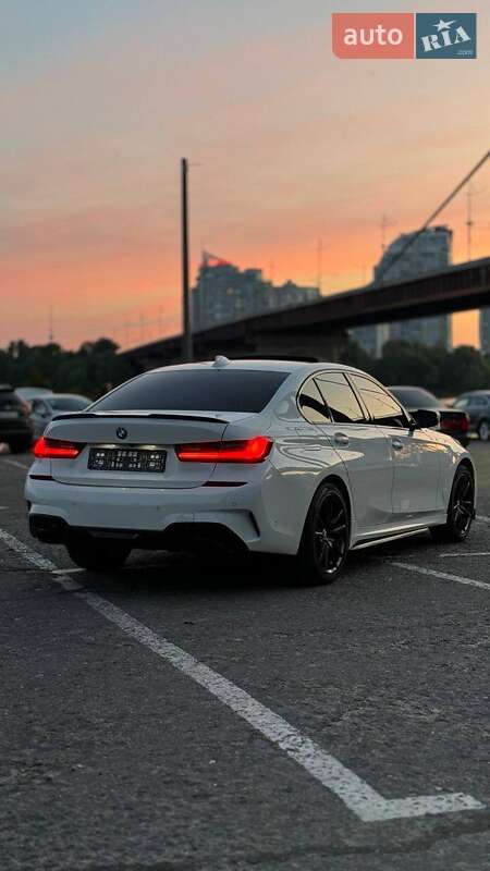 Седан BMW 3 Series 2019 в Львове