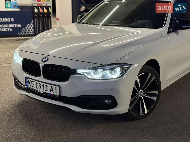 Седан BMW 3 Series 2018 в Дніпрі
