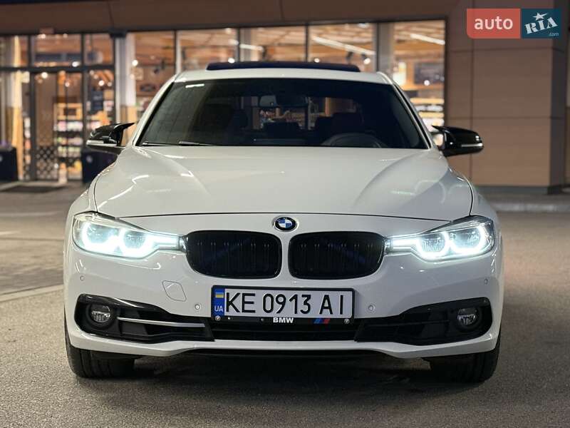 Седан BMW 3 Series 2018 в Дніпрі