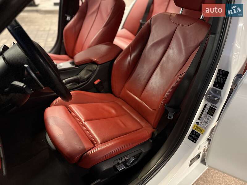 Седан BMW 3 Series 2018 в Дніпрі