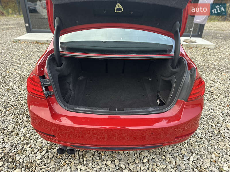 Седан BMW 3 Series 2013 в Львові