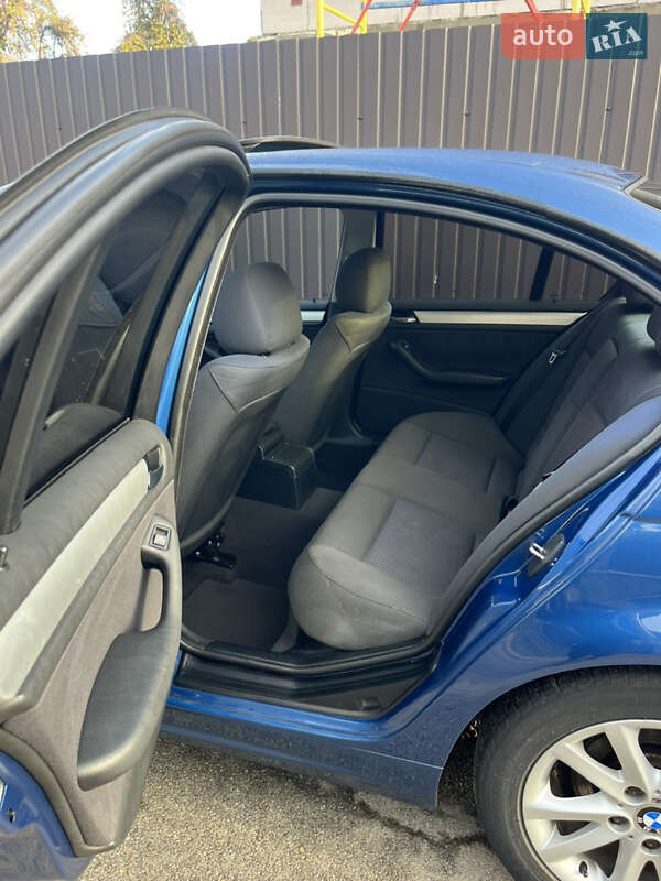 Седан BMW 3 Series 2002 в Києві