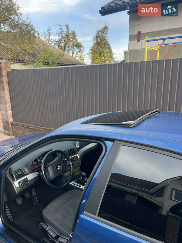 Седан BMW 3 Series 2002 в Києві