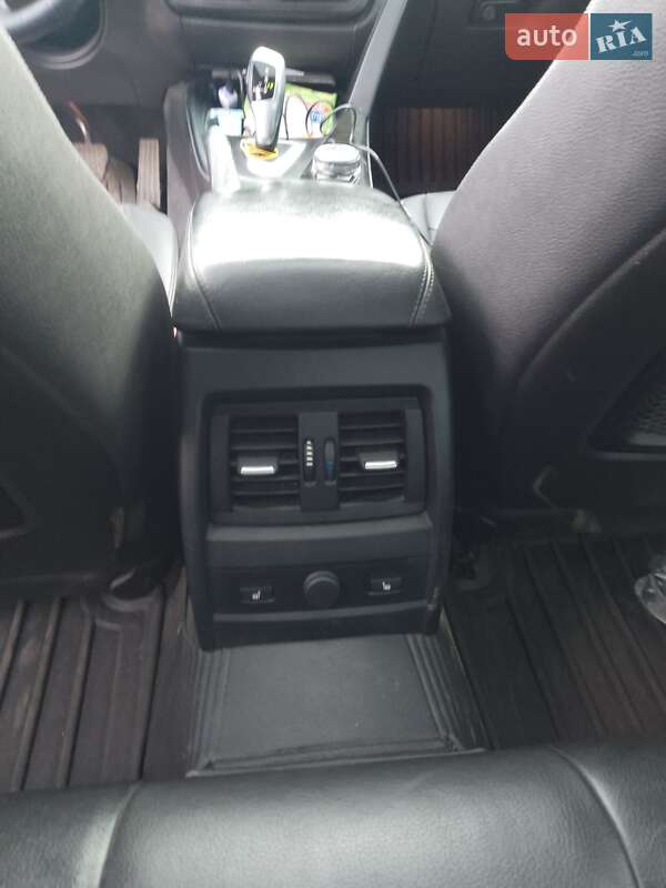 Седан BMW 3 Series 2015 в Прилуках