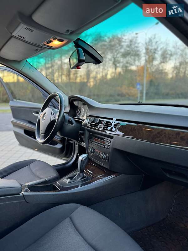 Седан BMW 3 Series 2007 в Львові