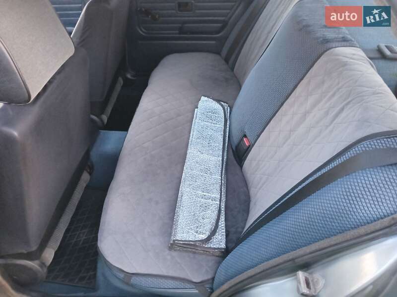 Седан BMW 3 Series 1985 в Снигиревке