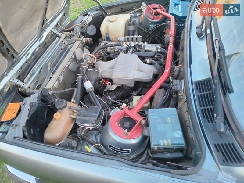 Седан BMW 3 Series 1985 в Снигиревке