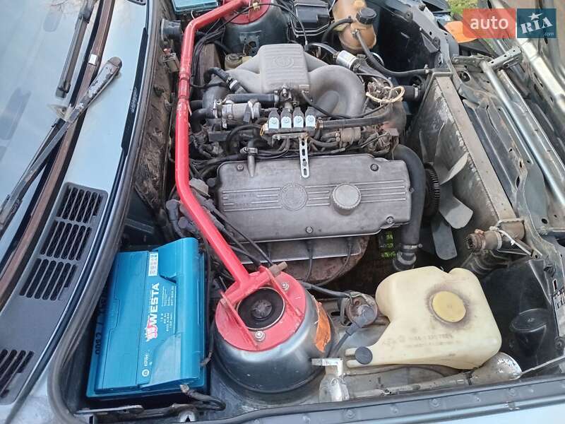 Седан BMW 3 Series 1985 в Снигиревке