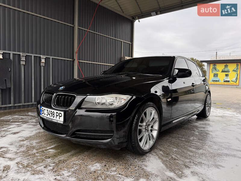 Седан BMW 3 Series 2010 в Львове