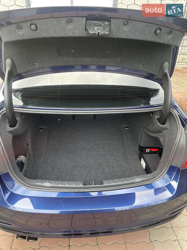 Седан BMW 3 Series 2017 в Киеве фото 16 Седан BMW 3 Series 2017 в Киеве