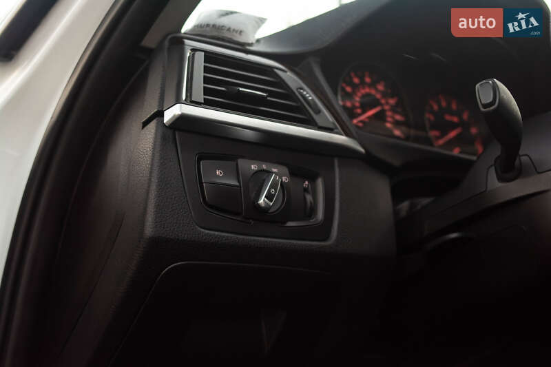 Седан BMW 3 Series 2013 в Ужгороде