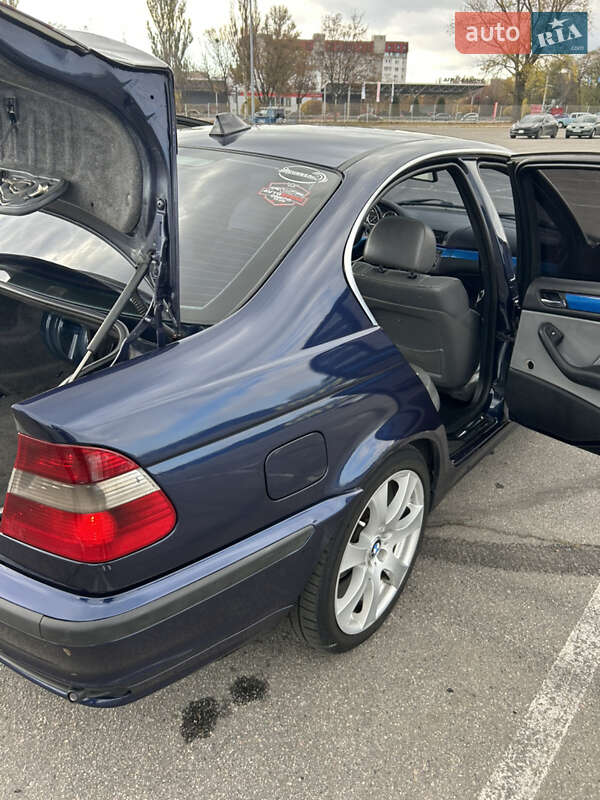 Седан BMW 3 Series 2001 в Днепре
