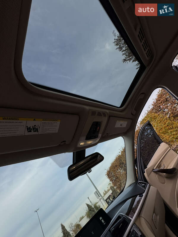 Седан BMW 3 Series 2016 в Києві