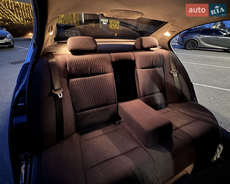 Седан BMW 3 Series 1999 в Киеве