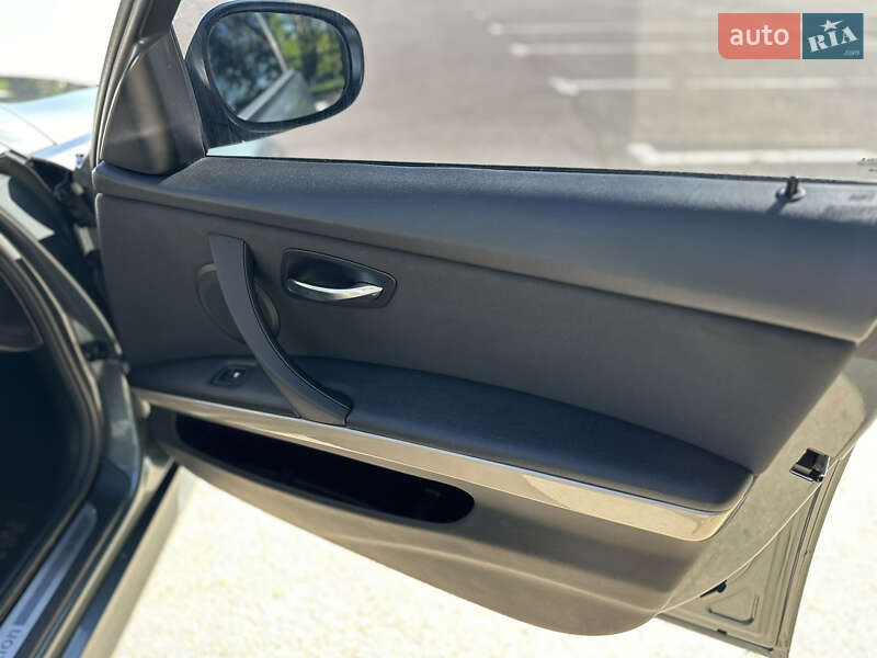 Седан BMW 3 Series 2010 в Харькове фото 18 Седан BMW 3 Series 2010 в Харькове