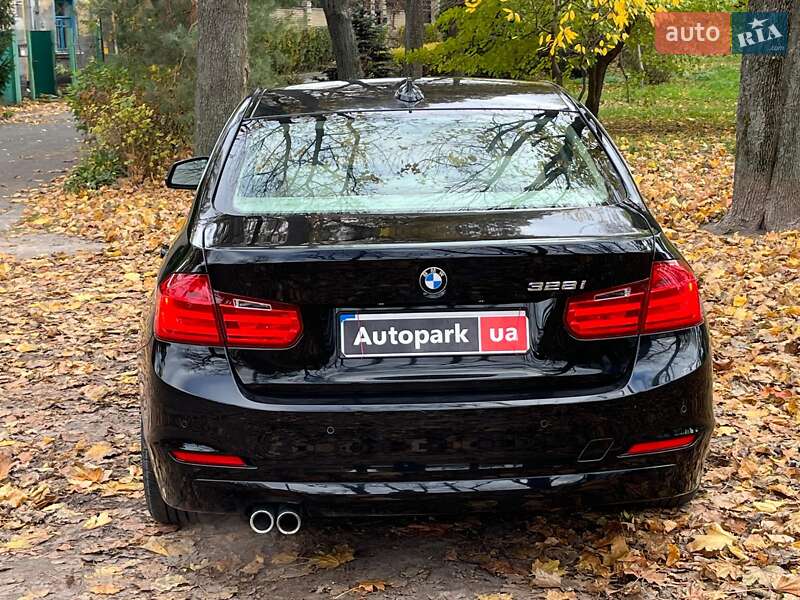 Седан BMW 3 Series 2014 в Києві