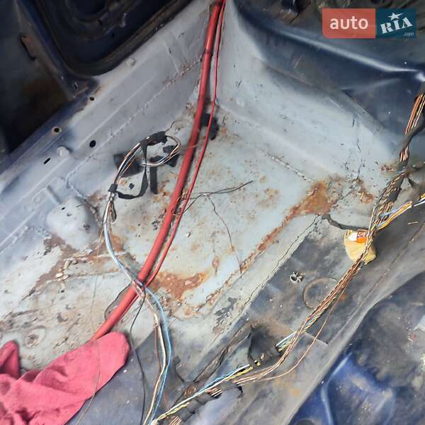 Седан BMW 3 Series 1995 в Умани