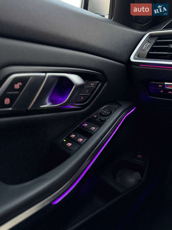 Седан BMW 3 Series 2019 в Одессе