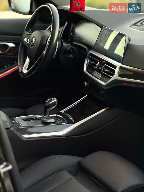 Седан BMW 3 Series 2019 в Одессе