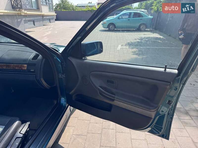 Седан BMW 3 Series 1998 в Хмельницком