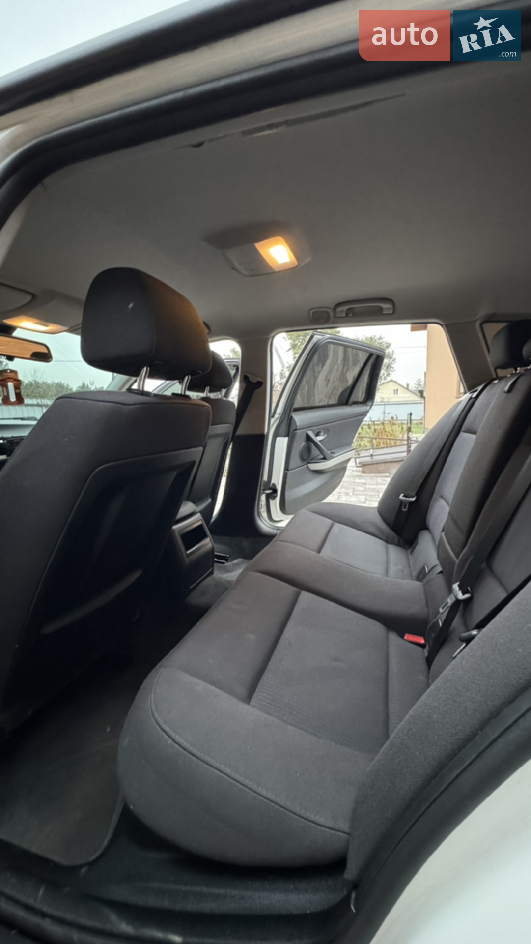 2010 BMW 3er - мініатюра 10