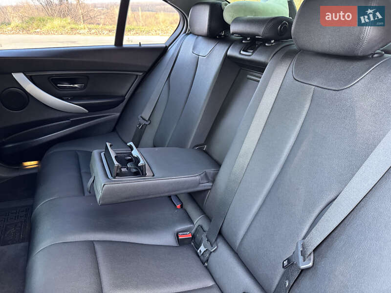 Седан BMW 3 Series 2012 в Умани