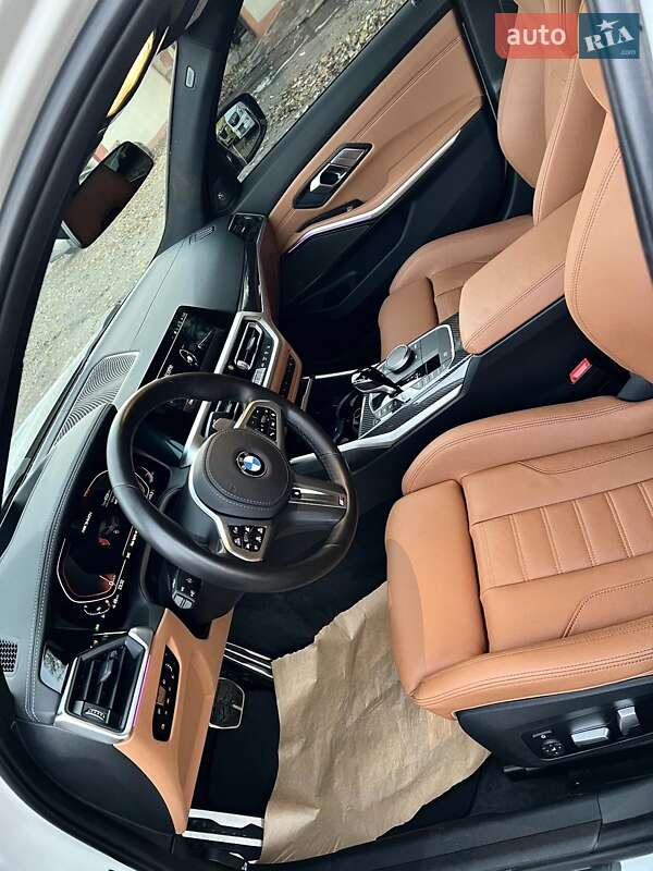 Седан BMW 3 Series 2022 в Одессе