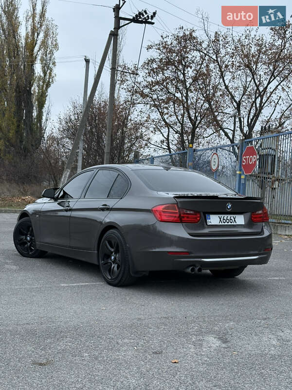Седан BMW 3 Series 2012 в Новомосковске