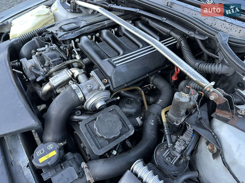 Седан BMW 3 Series 2000 в Жовкве