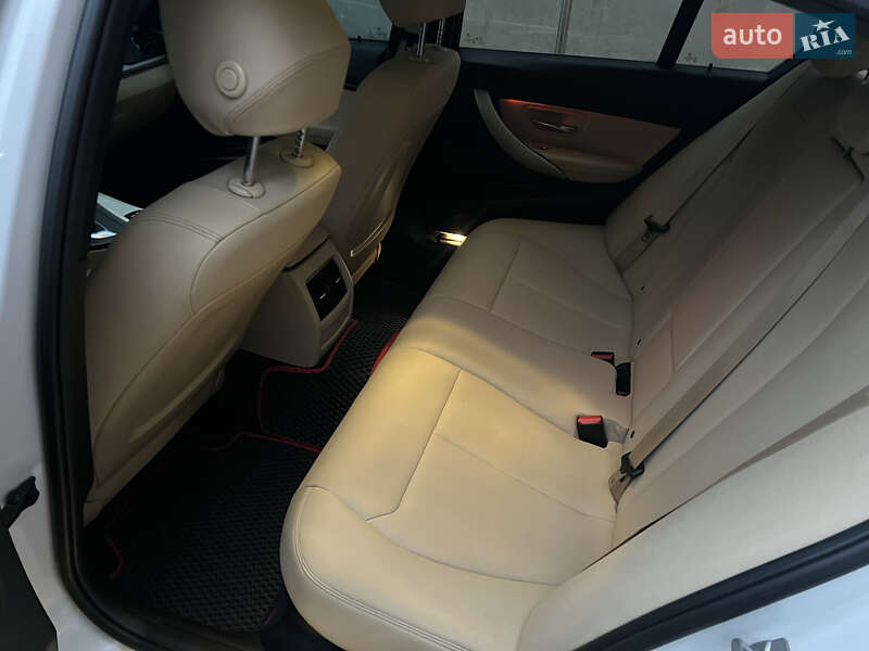 Седан BMW 3 Series 2017 в Вишневом фото 19 Седан BMW 3 Series 2017 в Вишневом