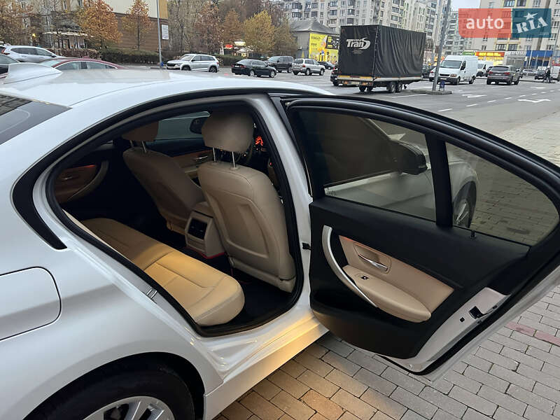 Седан BMW 3 Series 2017 в Вишневом фото 20 Седан BMW 3 Series 2017 в Вишневом